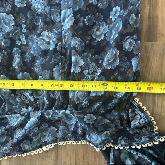 Vintage Blue Dress with White Lace Trim - Picture 4 of 4